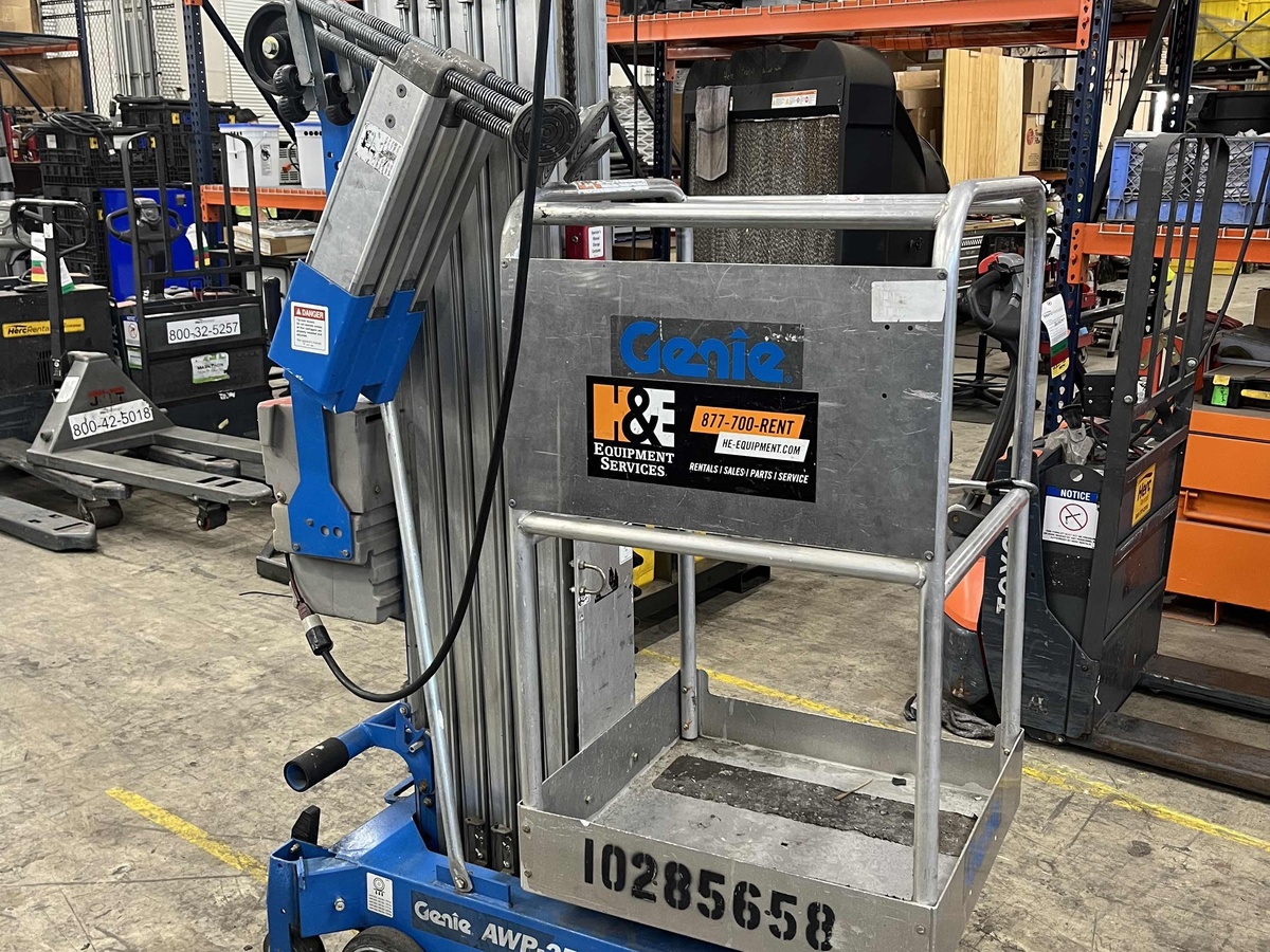 2019 Genie AWP-25S