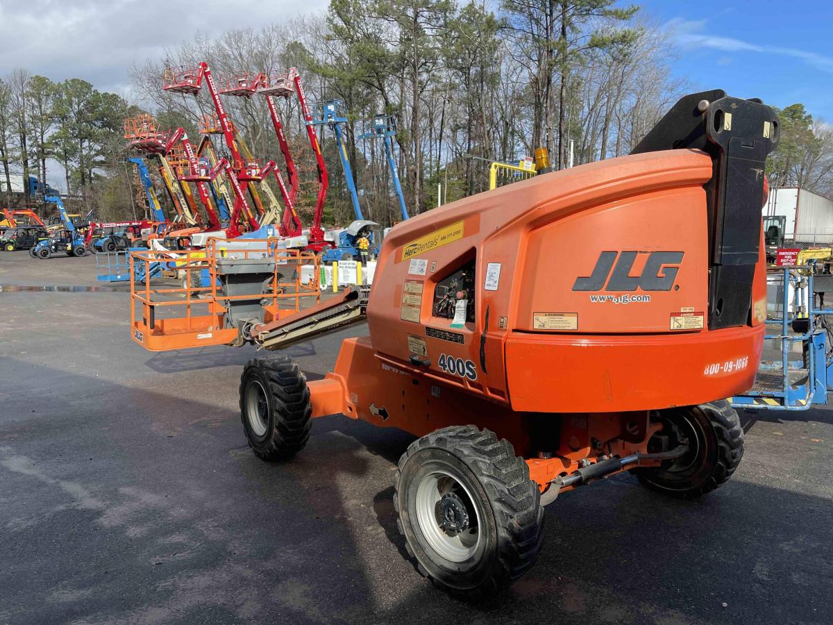 2016 JLG 400S