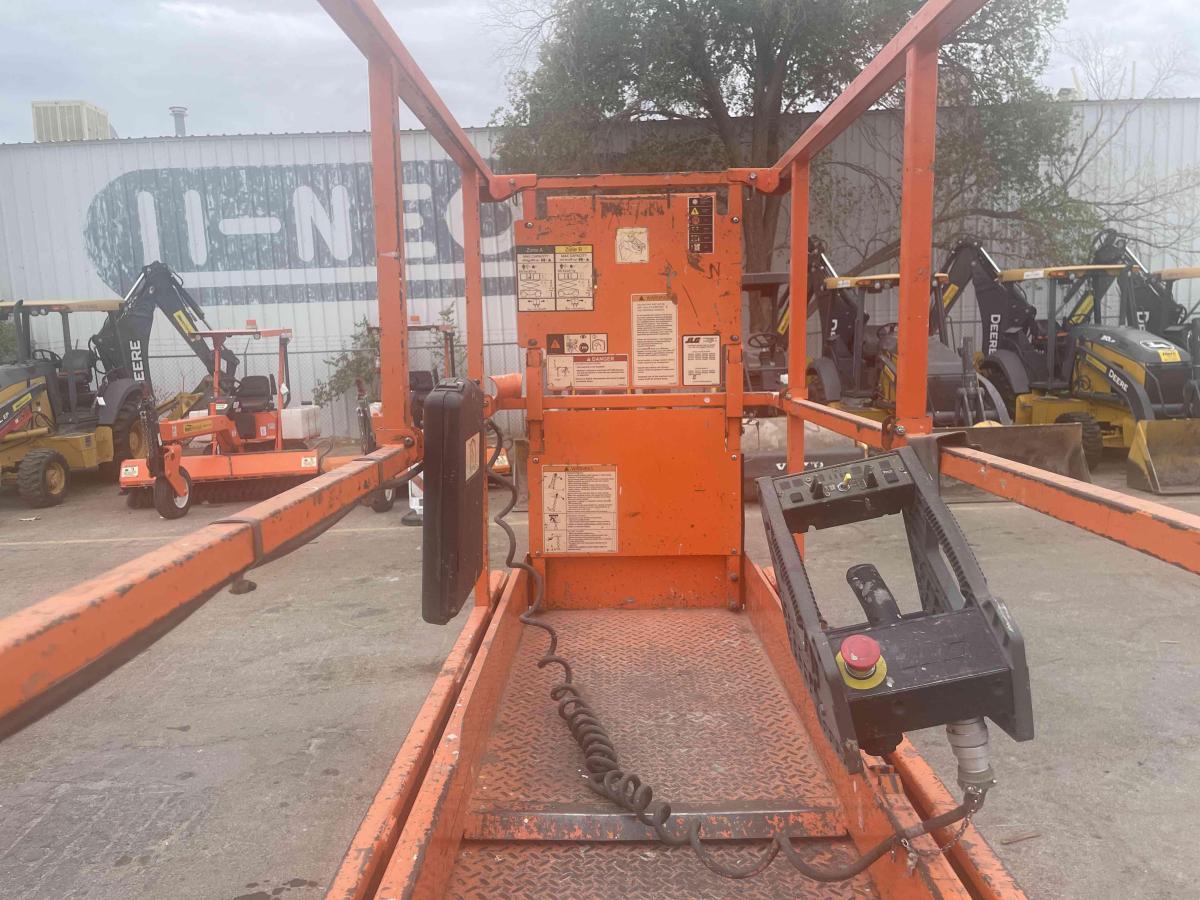 2016 JLG 2632ES