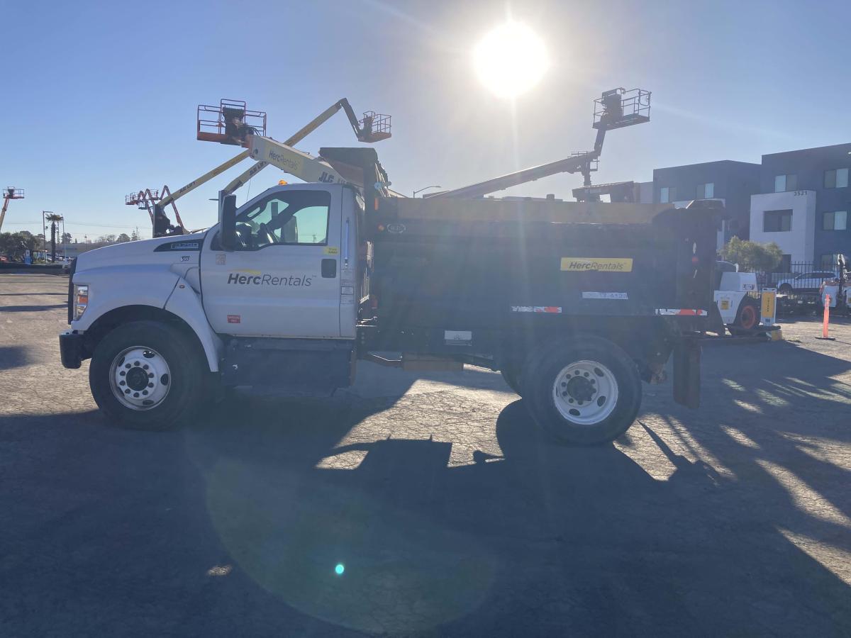 2017 Ford F750