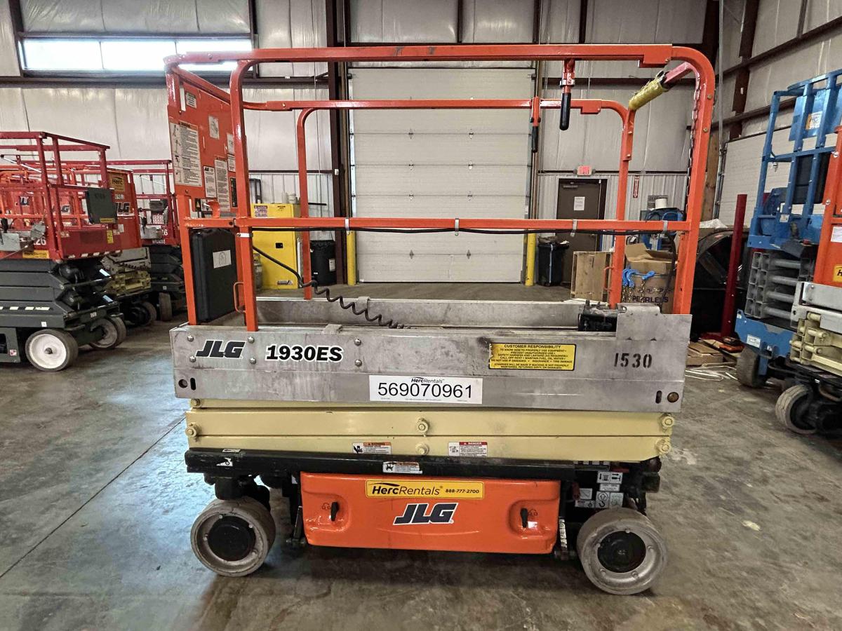 2012 JLG 1930ES