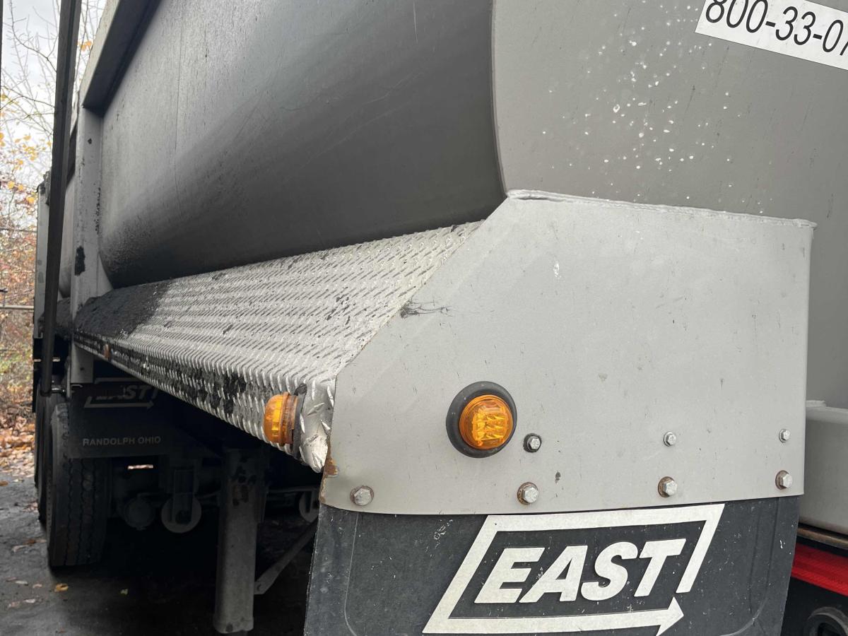 2021 EAST 30 Ft Tria