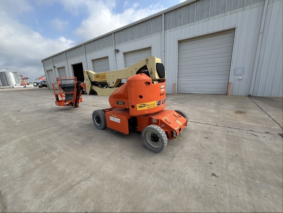 2018 JLG E400AJPN-4