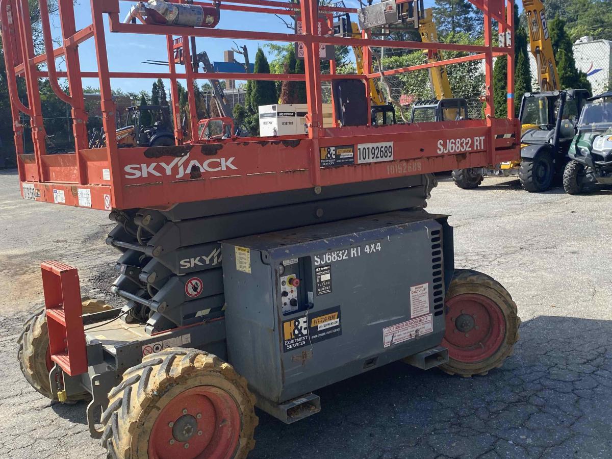 2016 Skyjack SJ-6832RT-3