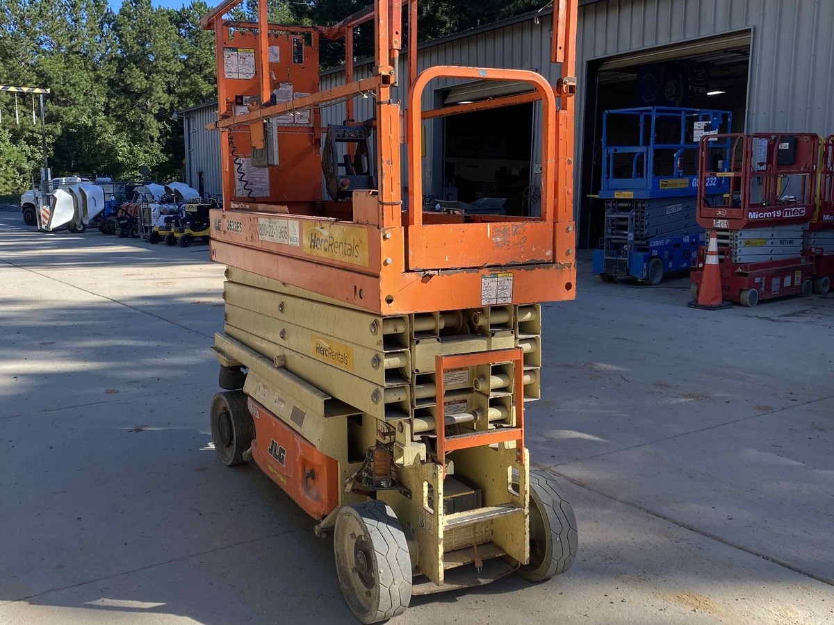 2018 JLG 2632ES-2
