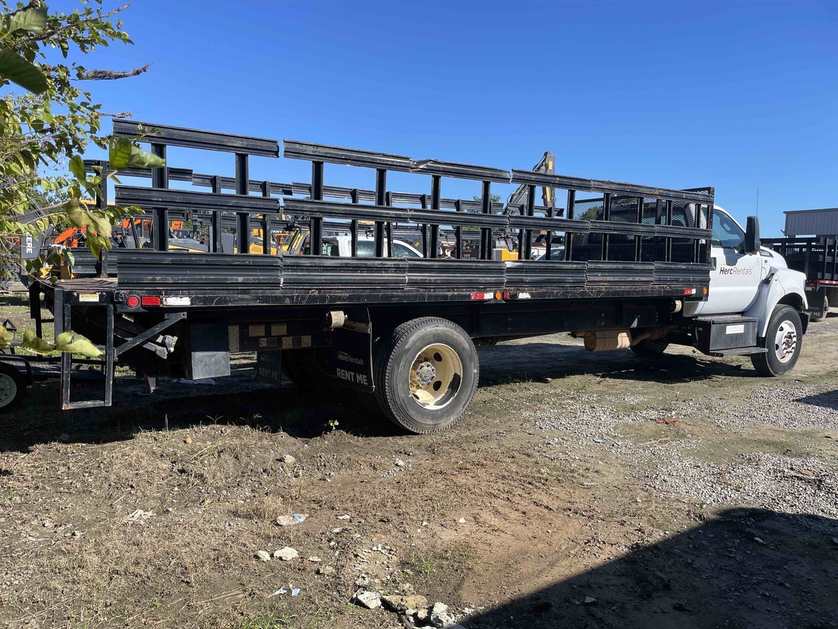 2018 Ford F750-4