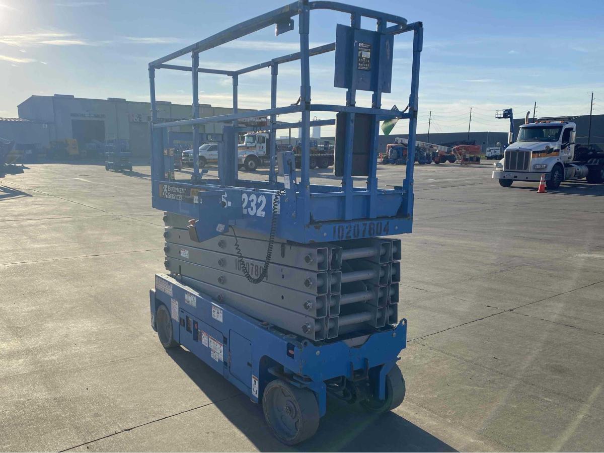 2017 Genie GS-3232-2