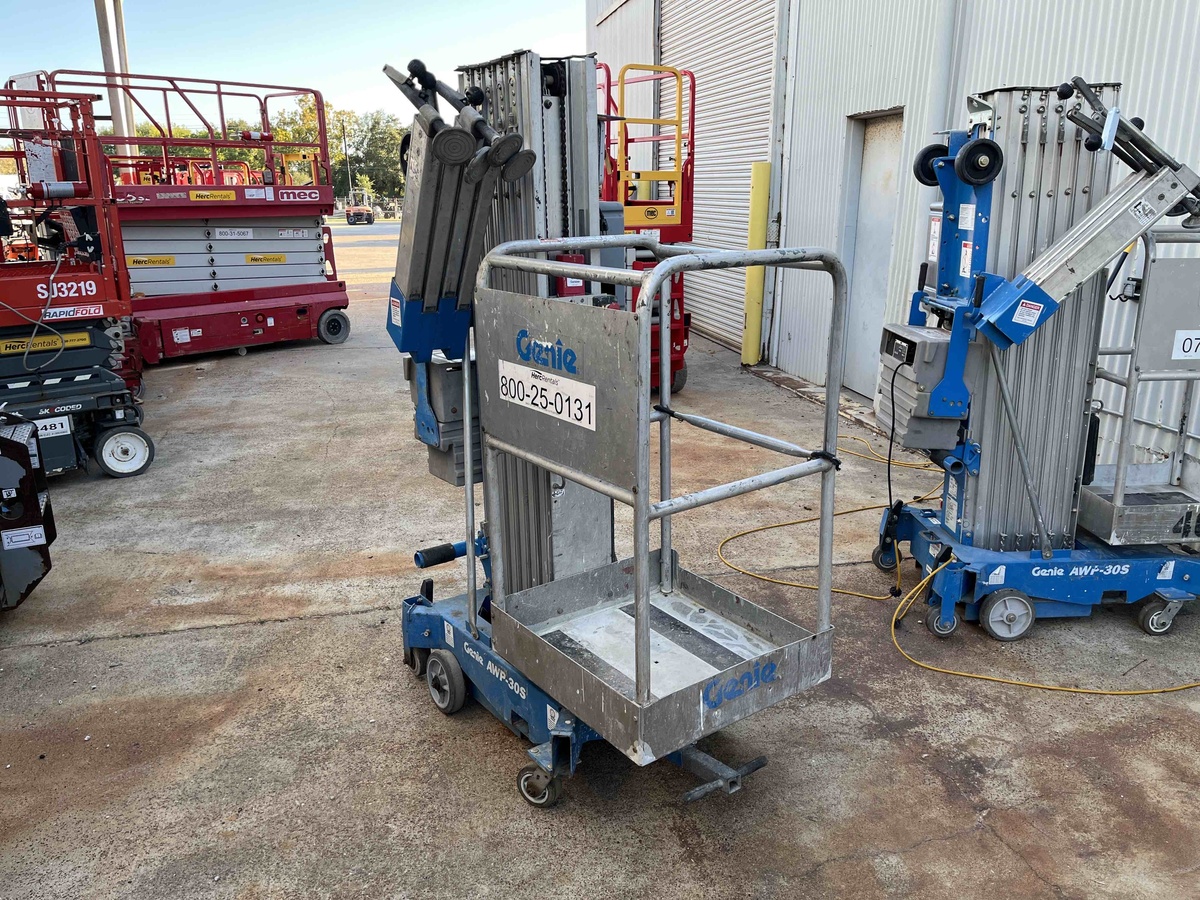 2019 Genie AWP-30S