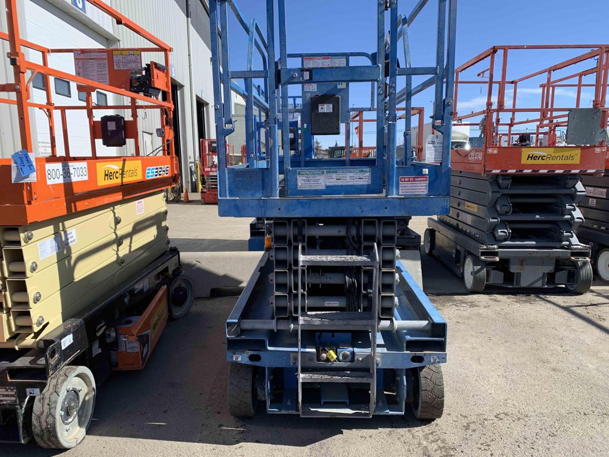 2015 Genie GS-3246
