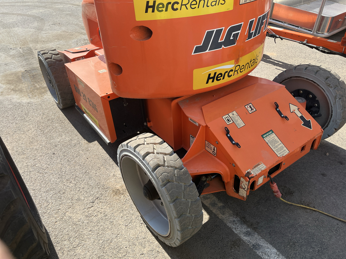2018 JLG E450AJ-4