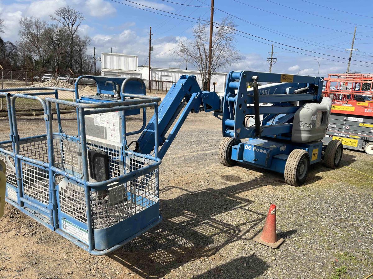 2013 Genie Z-45/25