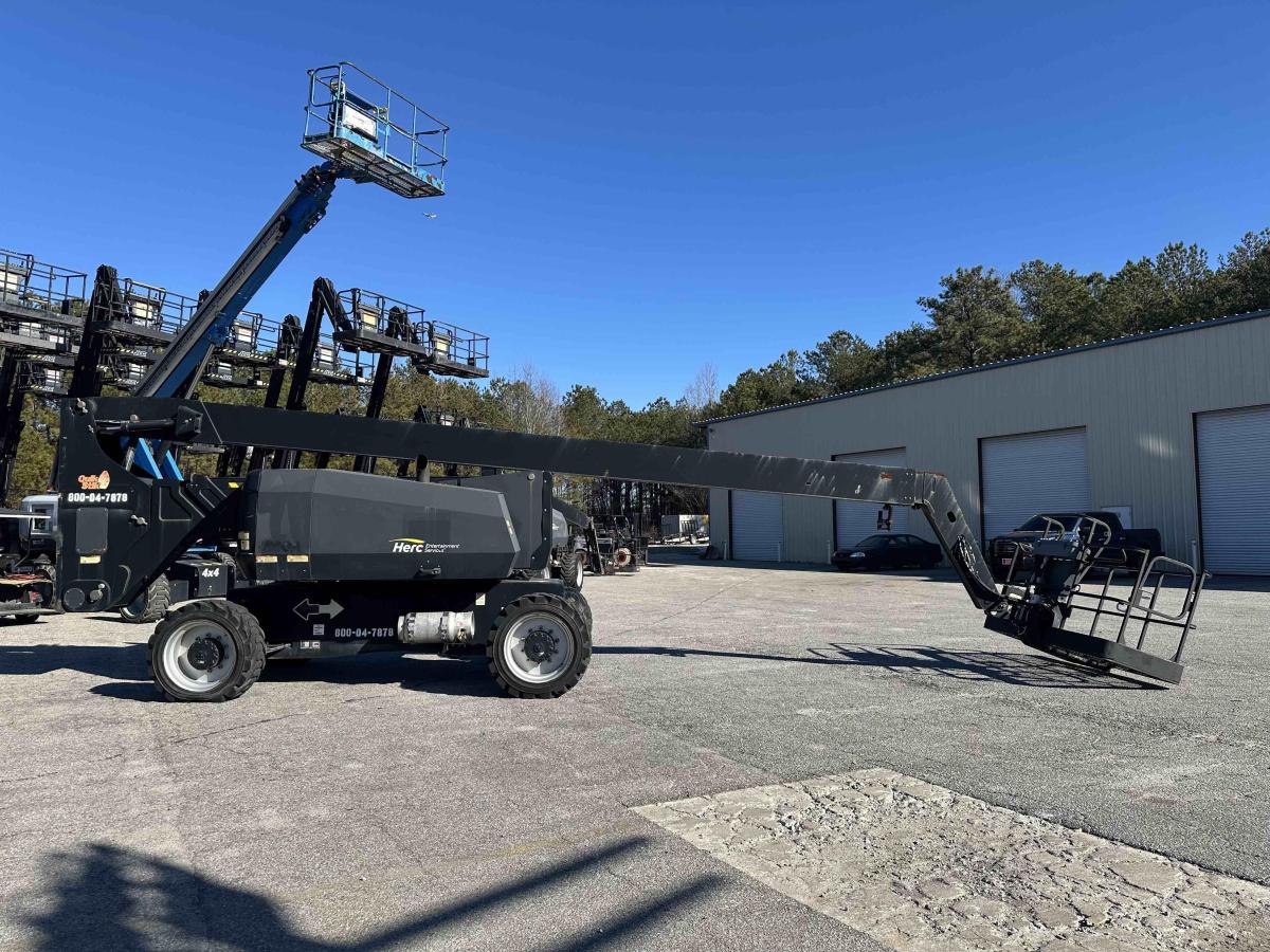 2015 JLG 800A