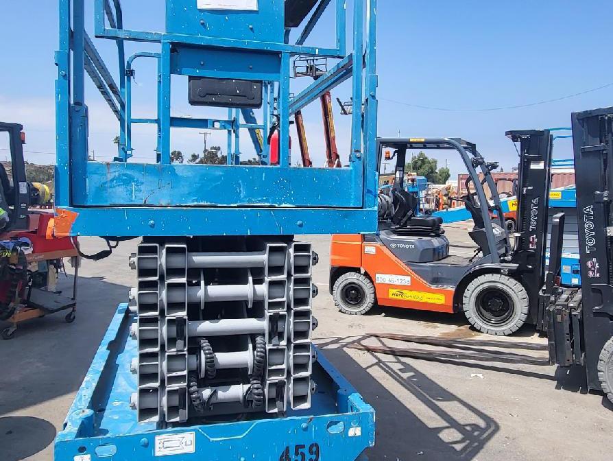 2015 Genie GS-4047