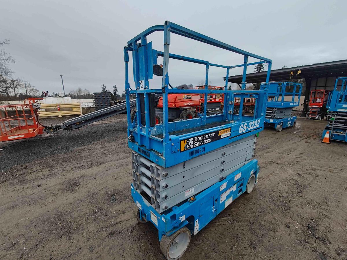 2016 Genie GS-3232