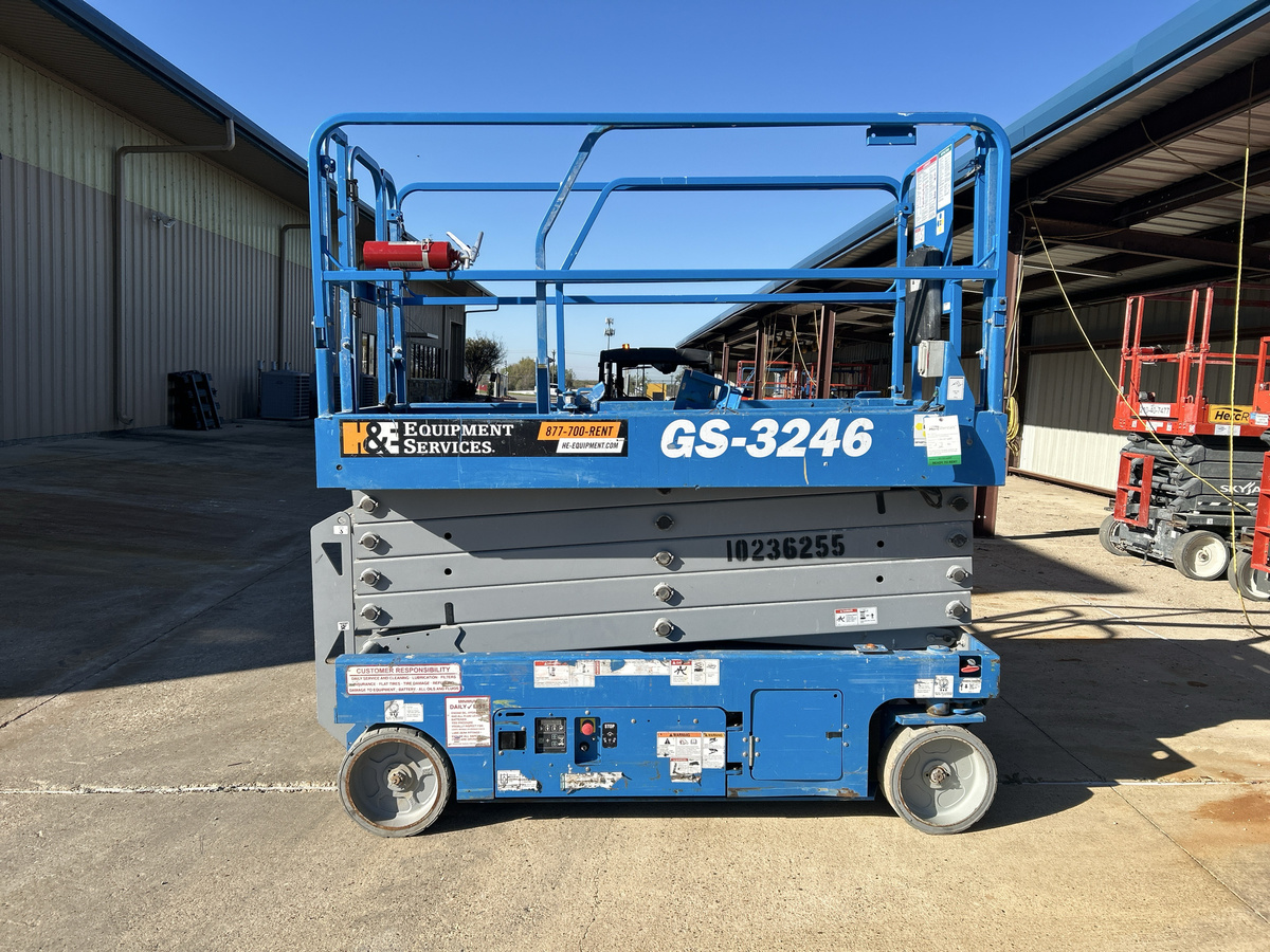 2018 Genie GS-3246-8