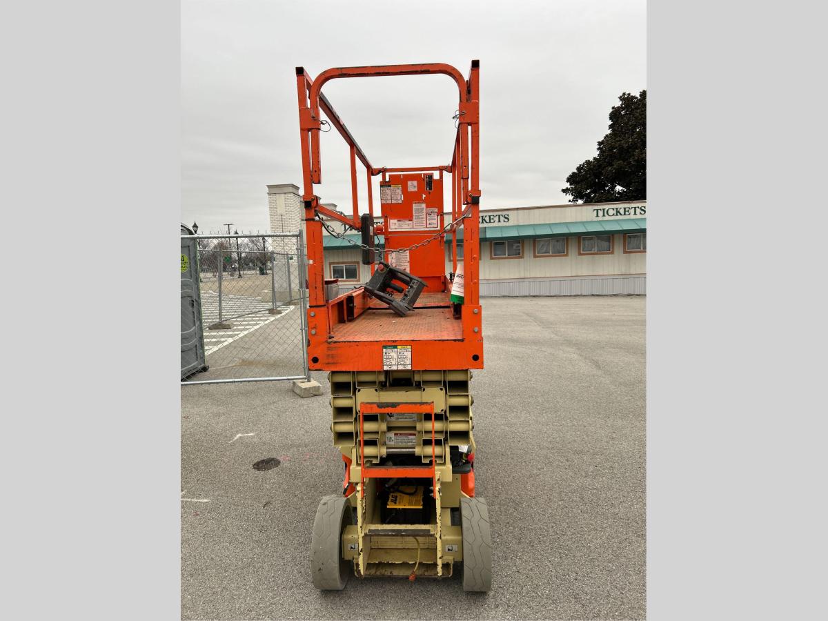 2018 JLG 2632ES