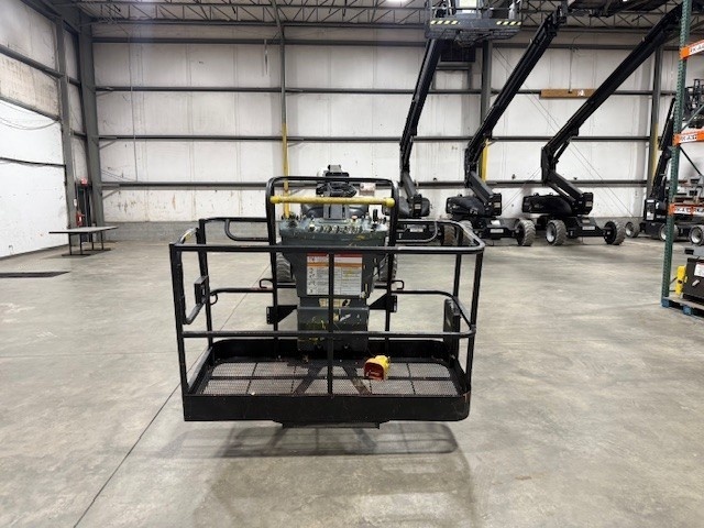 2017 JLG E600JP-4