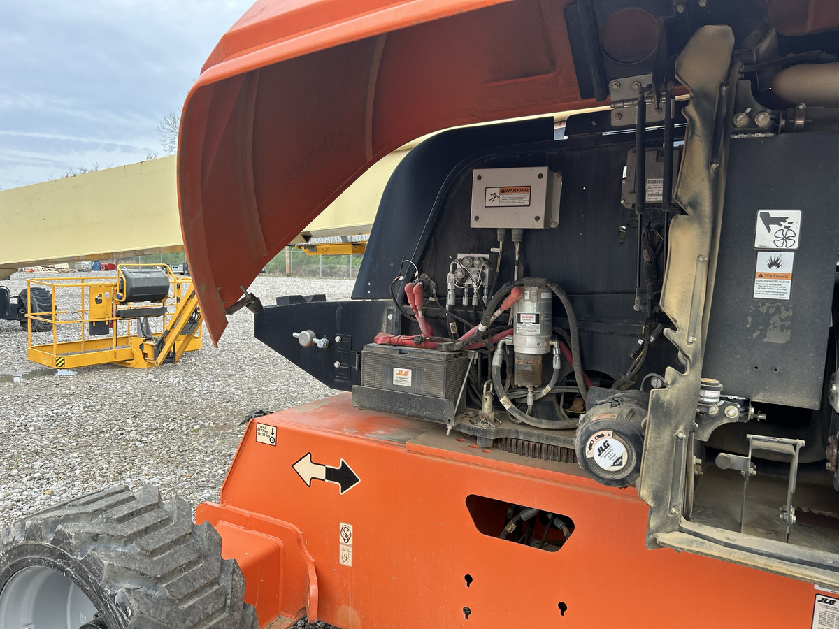 2018 JLG 660SJ-12