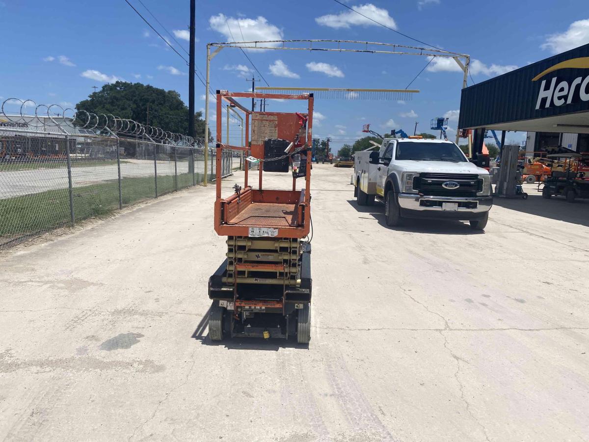 2018 JLG 1932R-3