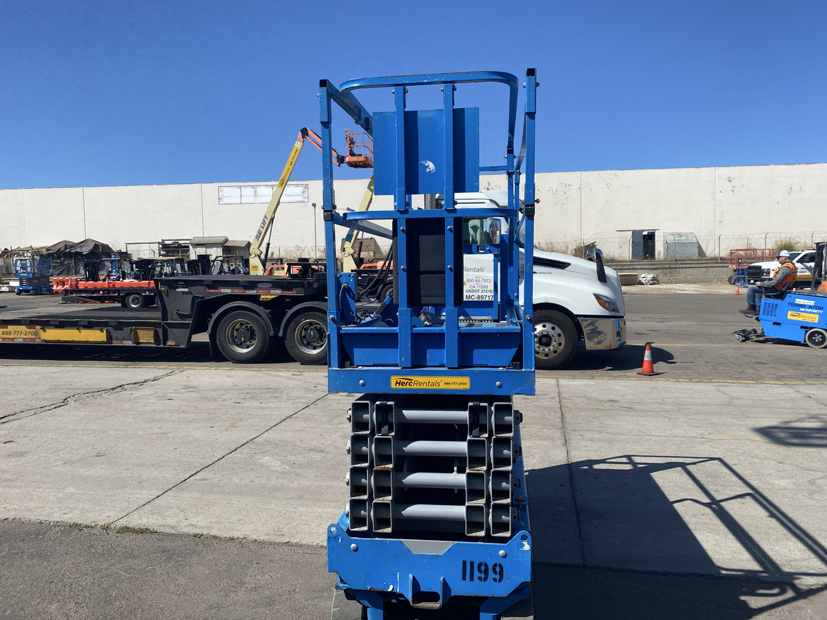 2018 Genie GS-3232-2