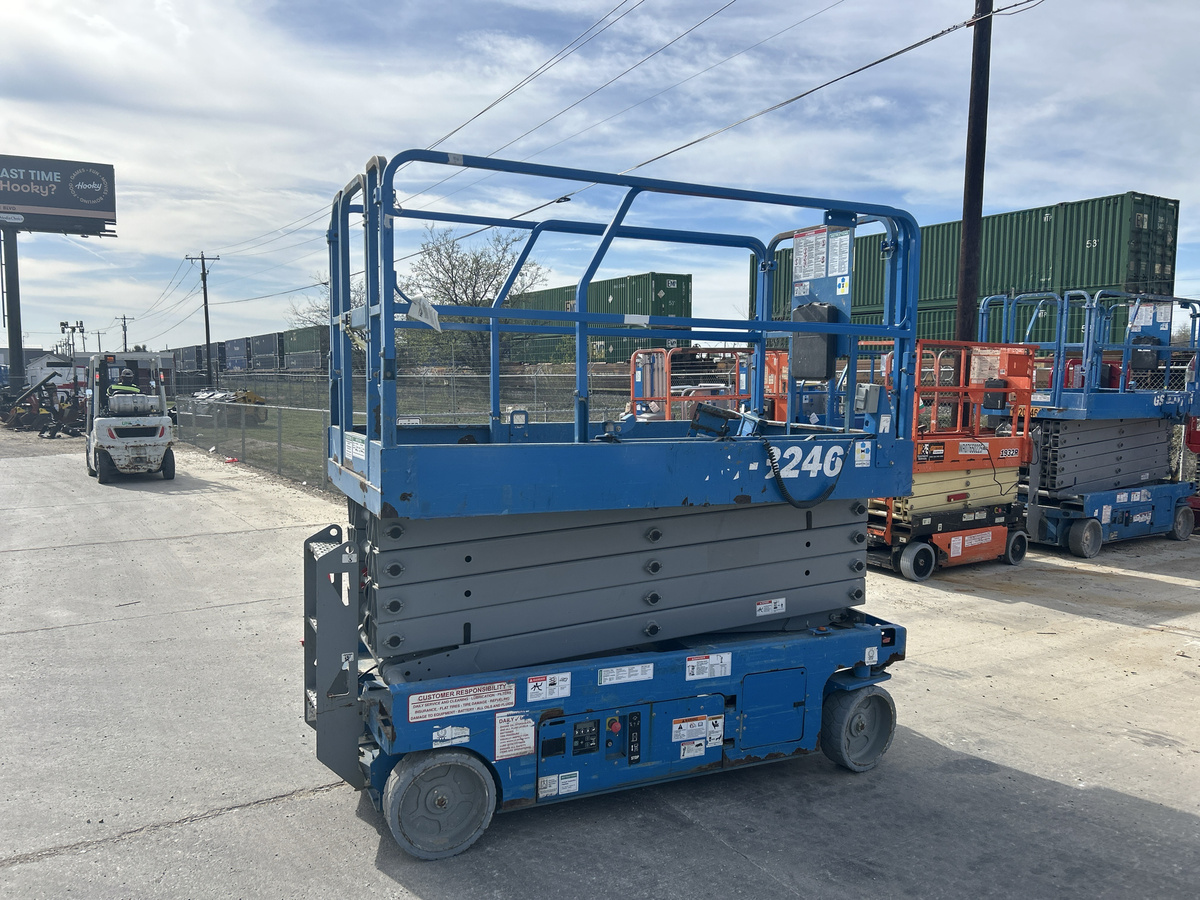 2018 Genie GS-3246