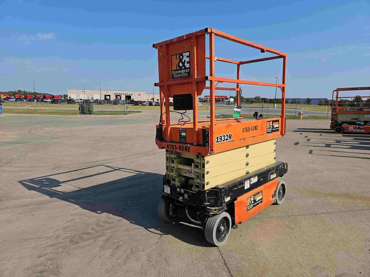 2018 JLG 1932R
