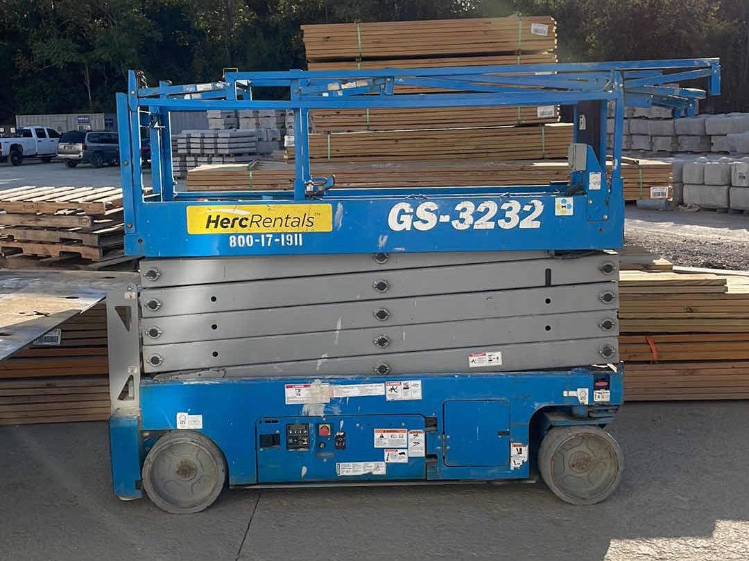 2017 Genie GS-3232