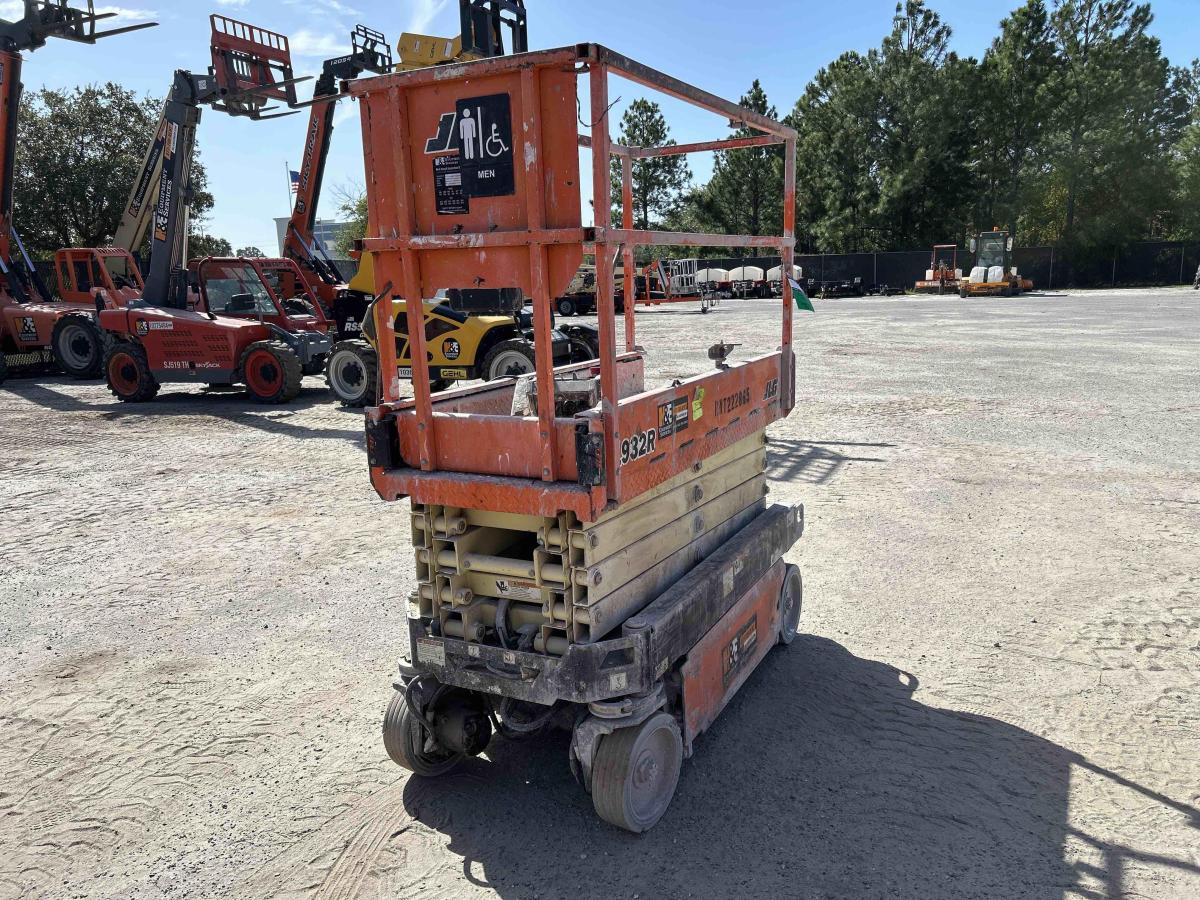 2017 JLG 1932R