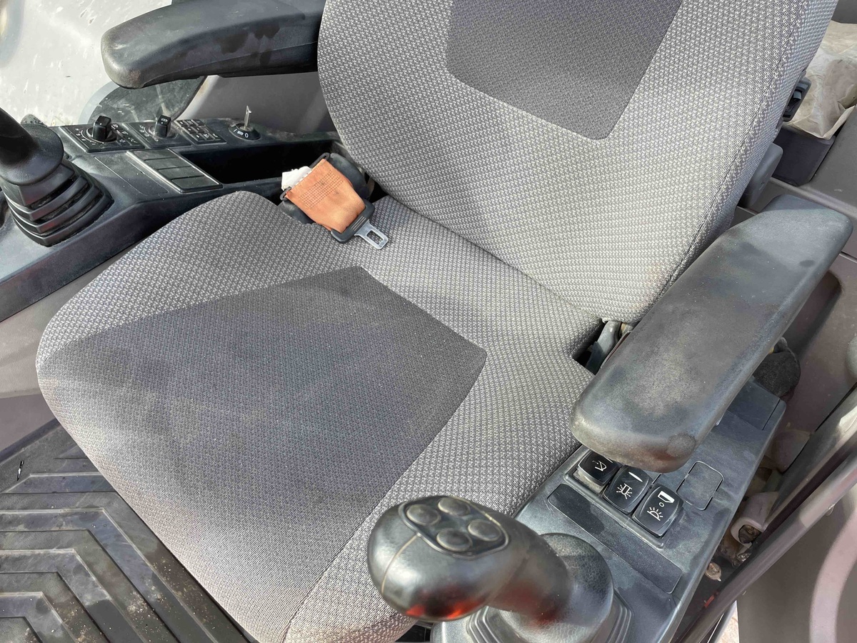 2019 Volvo EC300EL-8