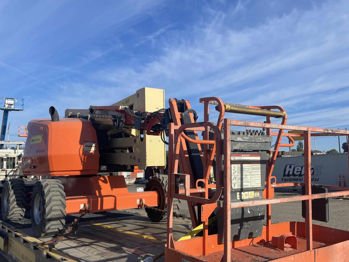 2016 JLG 450AJ