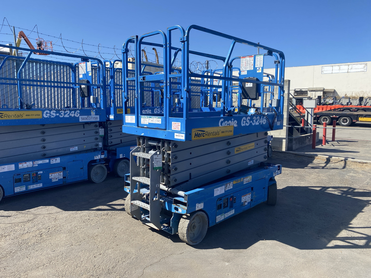 2018 Genie GS-3246