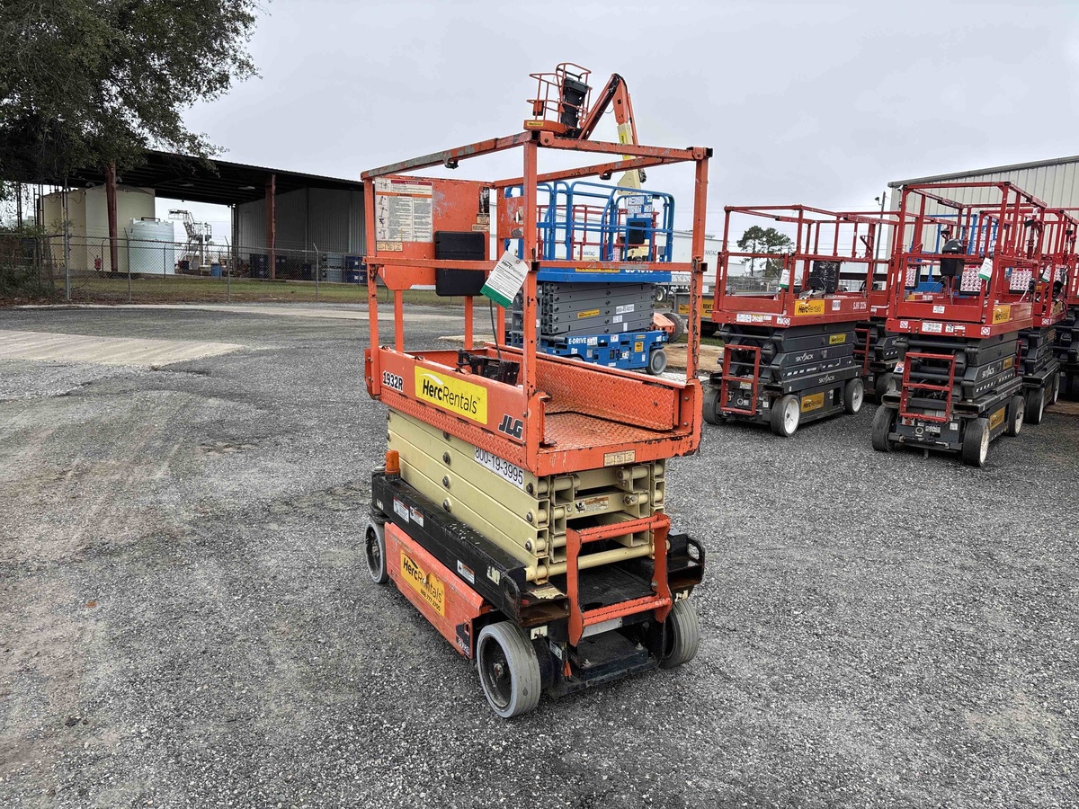2018 JLG 1932R-5