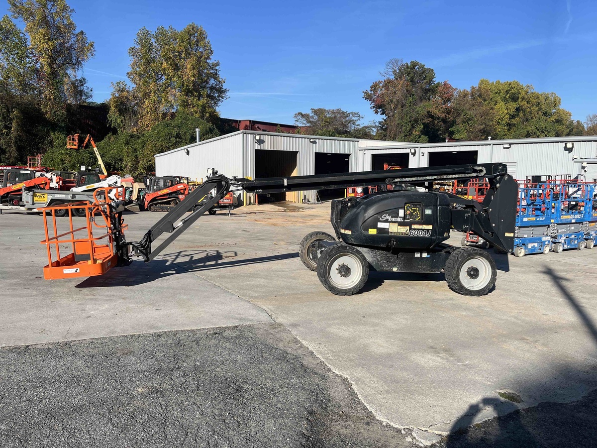 2018 JLG 600AJ-1