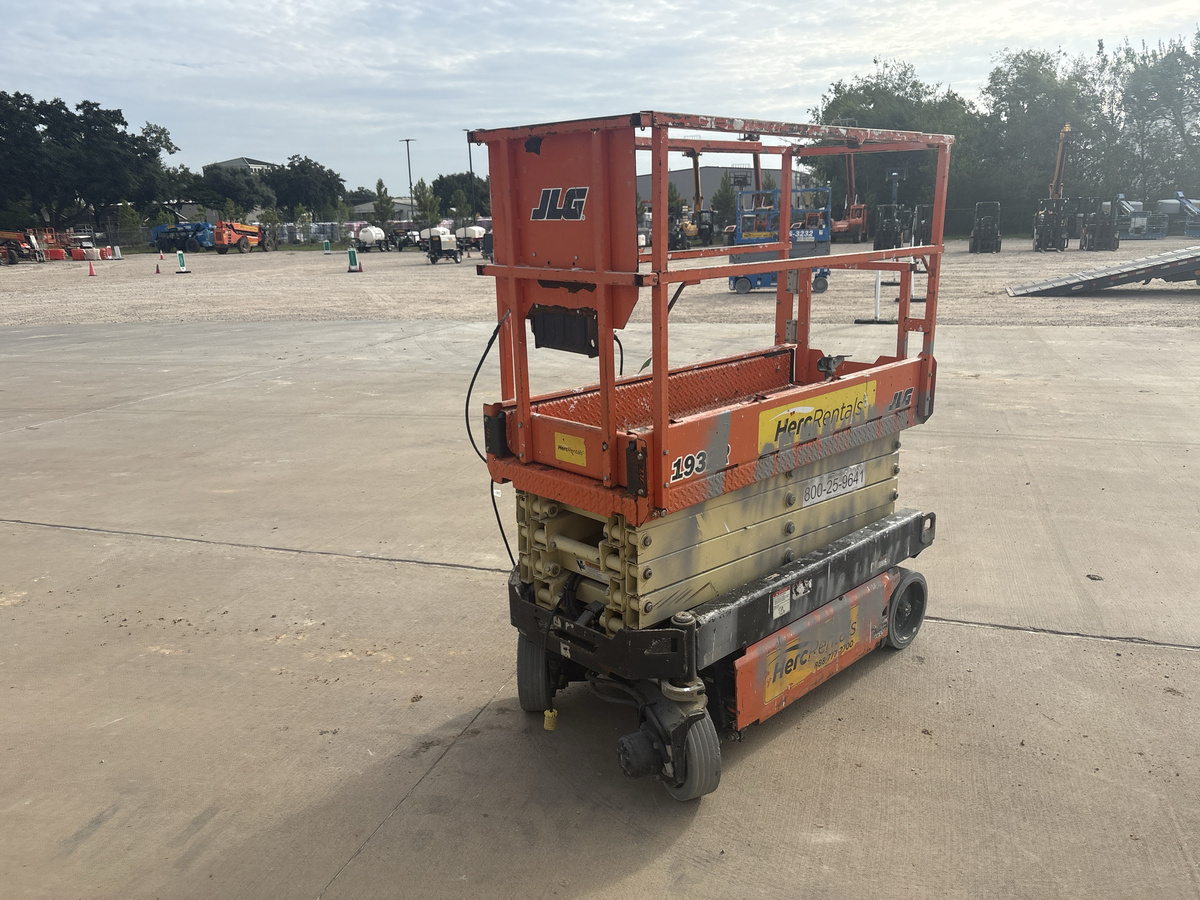 2019 JLG 1932R-3
