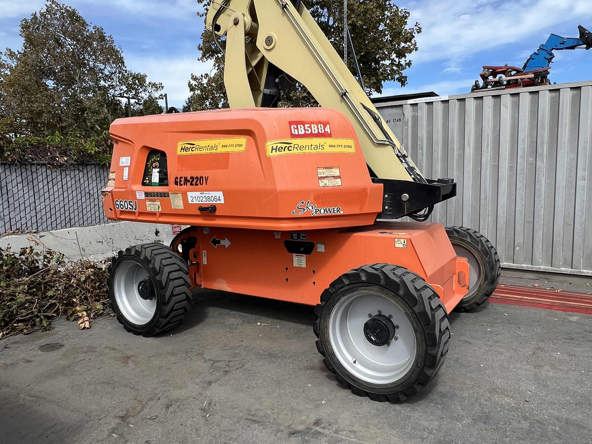 2018 JLG 660SJ-6
