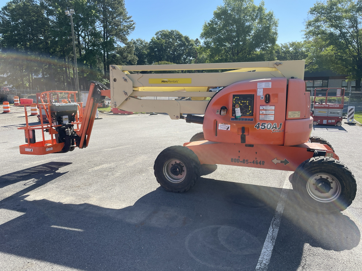 2015 JLG 450AJ-2