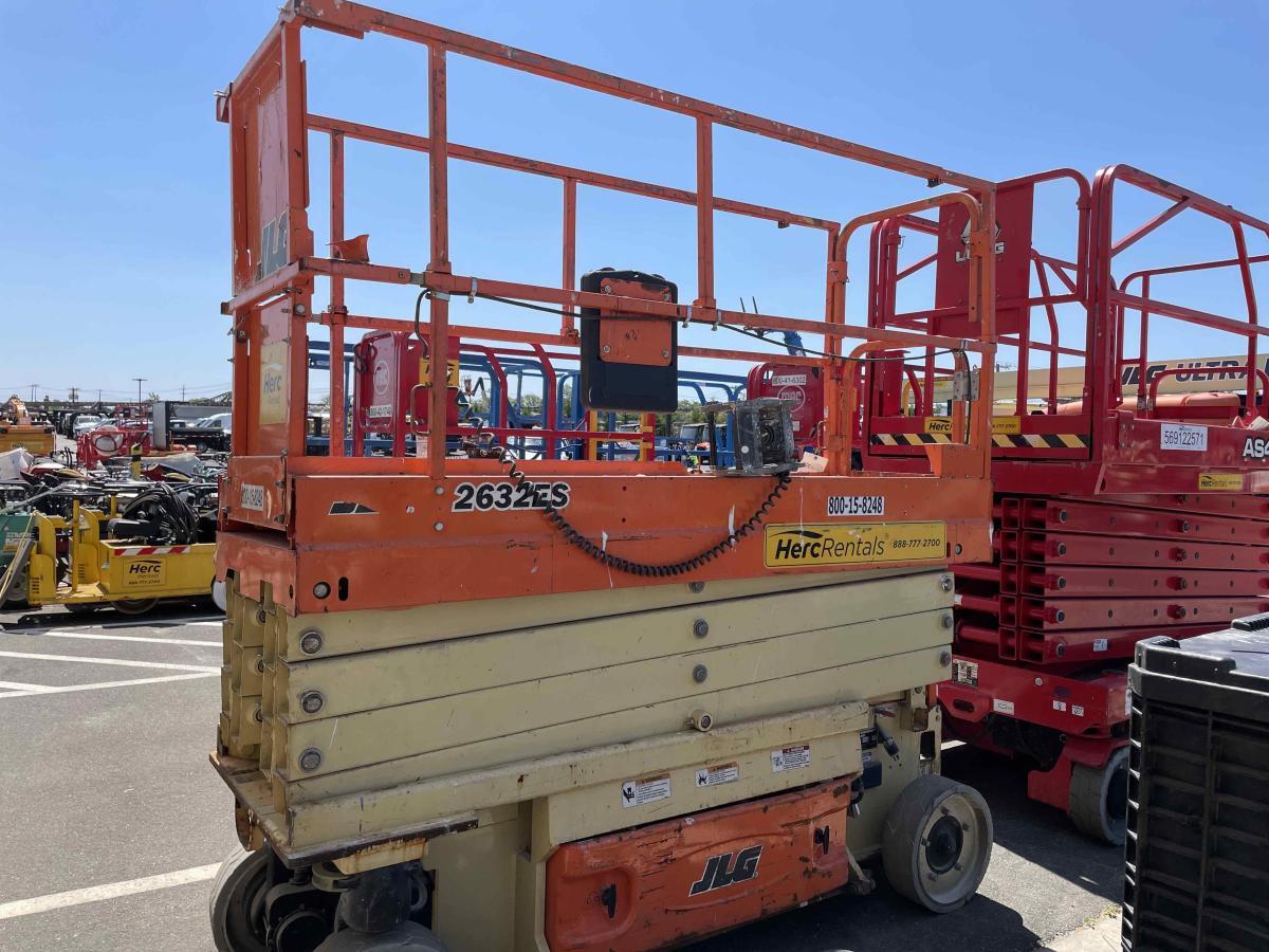 2017 JLG 2632ES-2