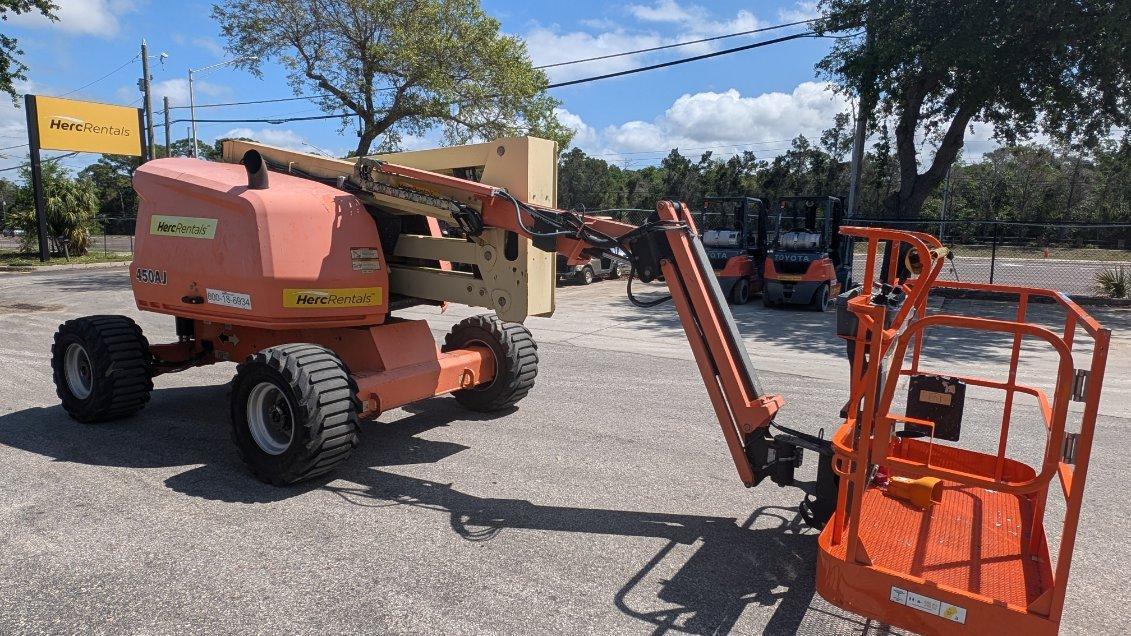 2017 JLG 450AJ-2