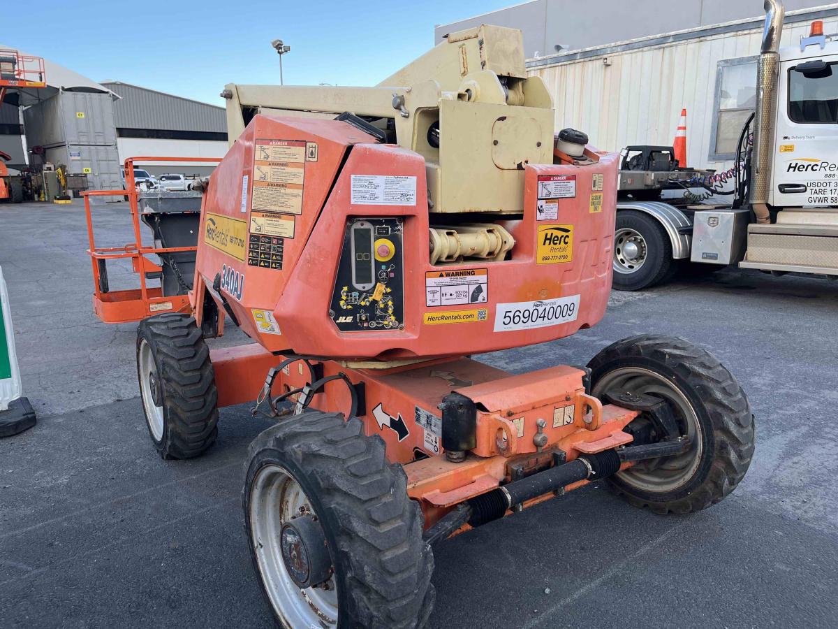 2012 JLG 340AJ