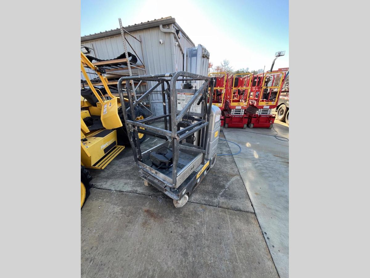 2018 JLG 20MVL