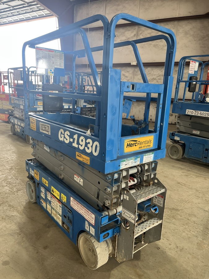 2018 Genie GS-1930