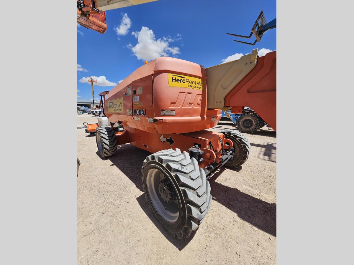 2015 JLG 800AJ