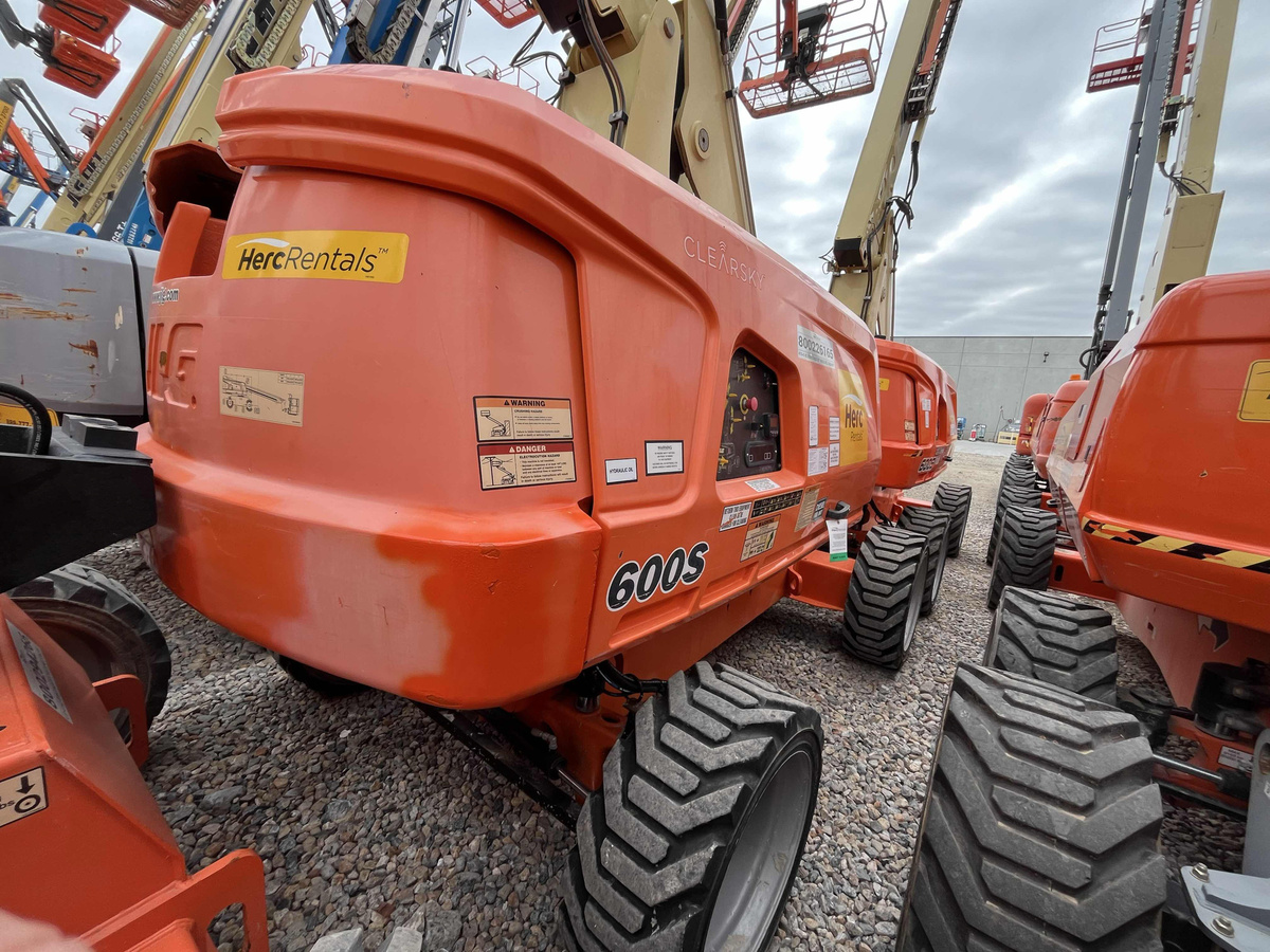 2018 JLG 600S