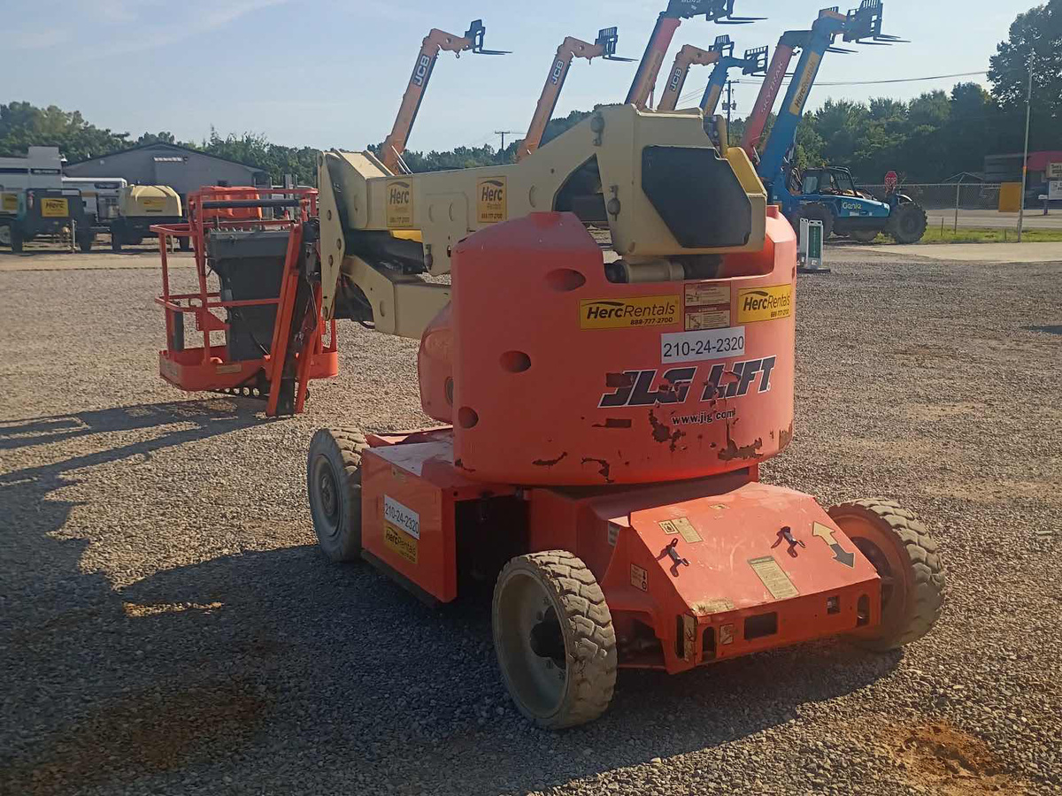2018 JLG E400AJPN-4
