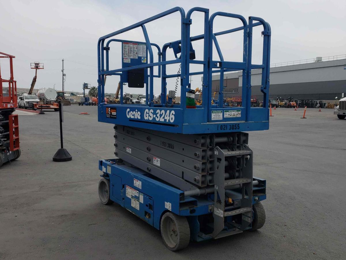 2017 Genie GS-3246