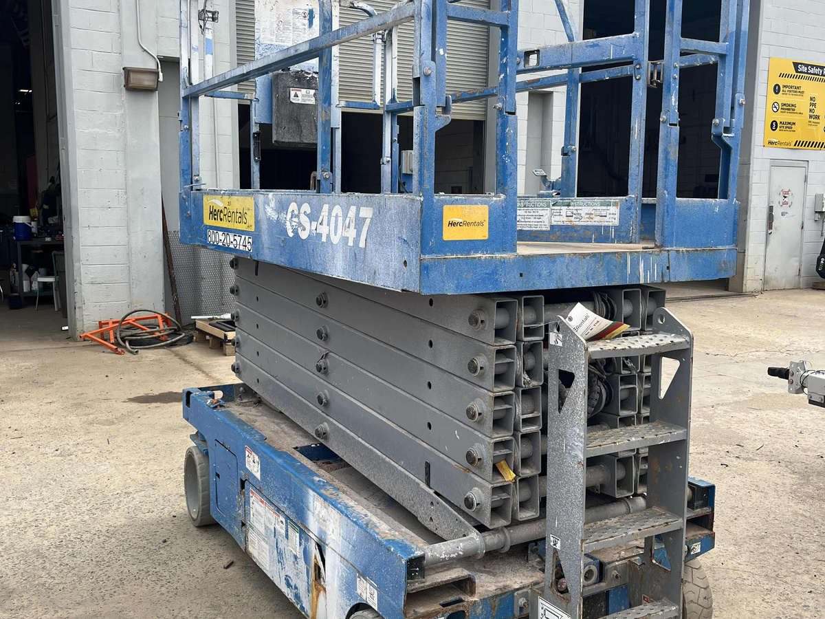 2018 Genie GS-4047