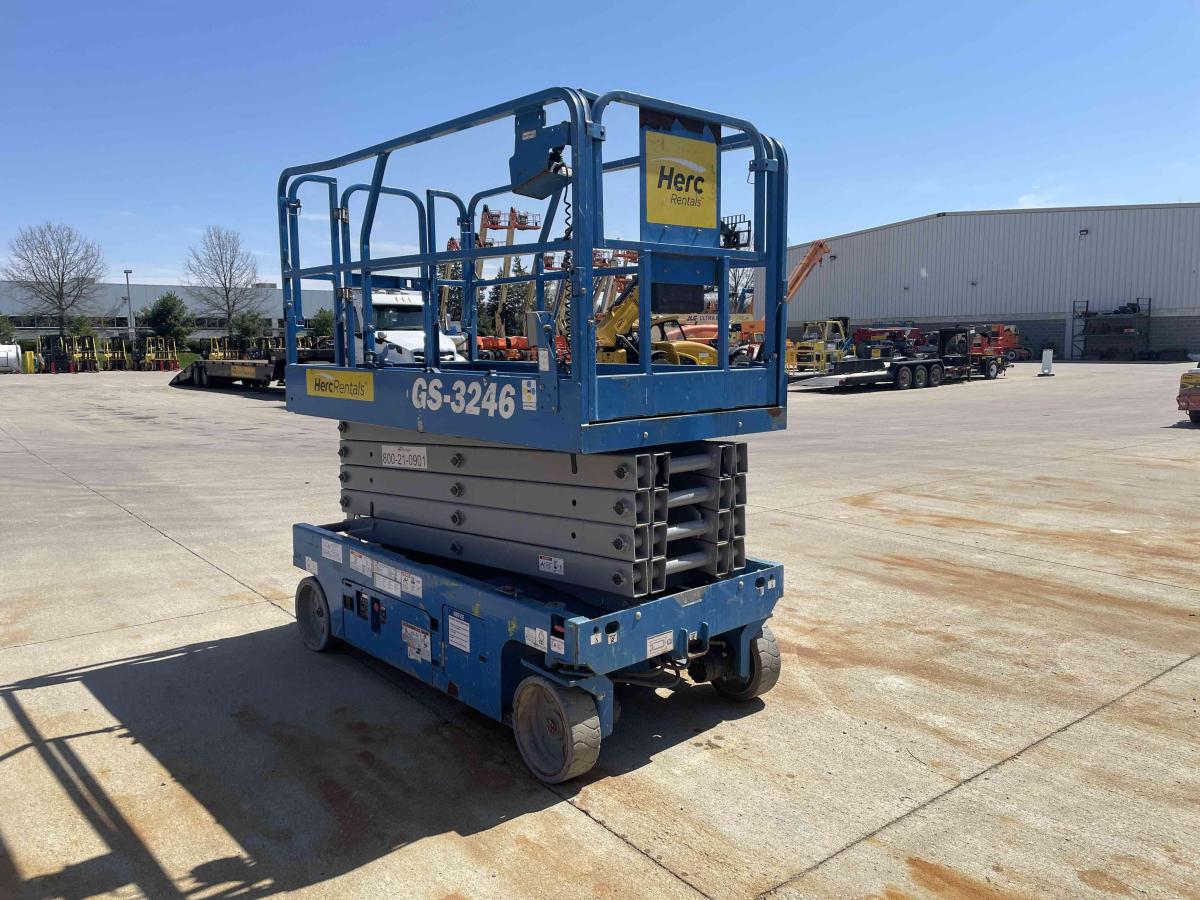 2018 Genie GS-3246