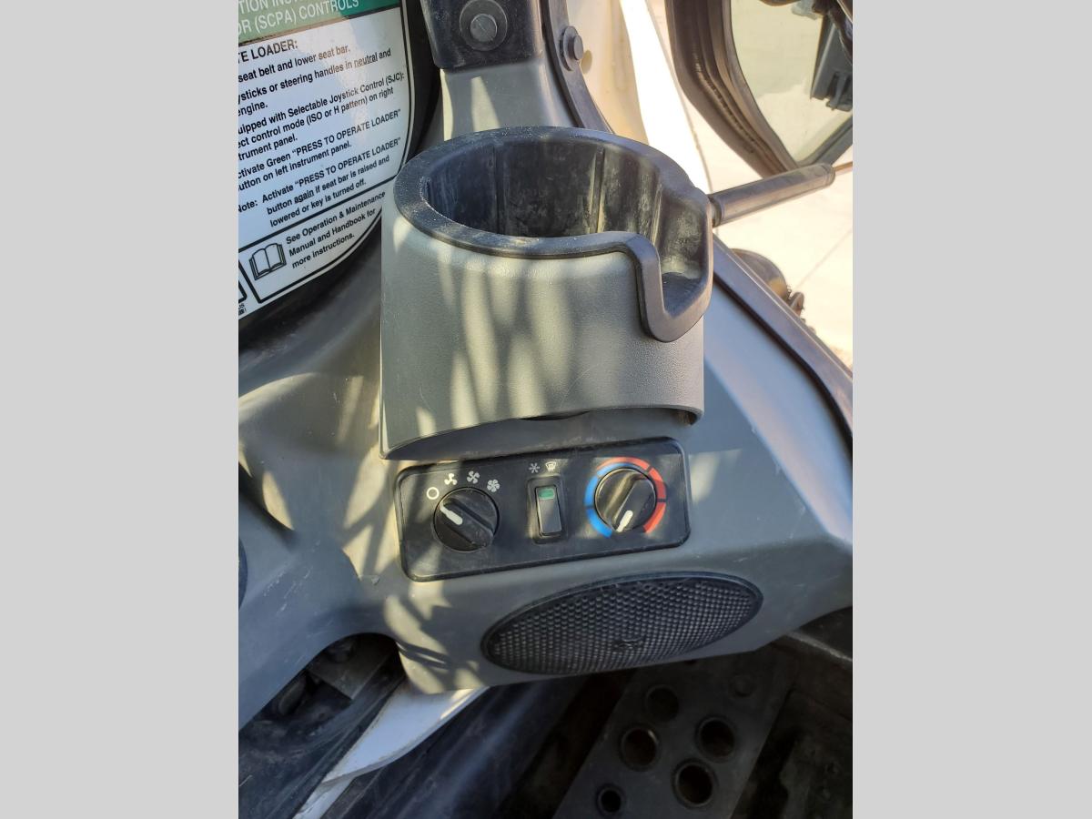 2021 Bobcat T740-8
