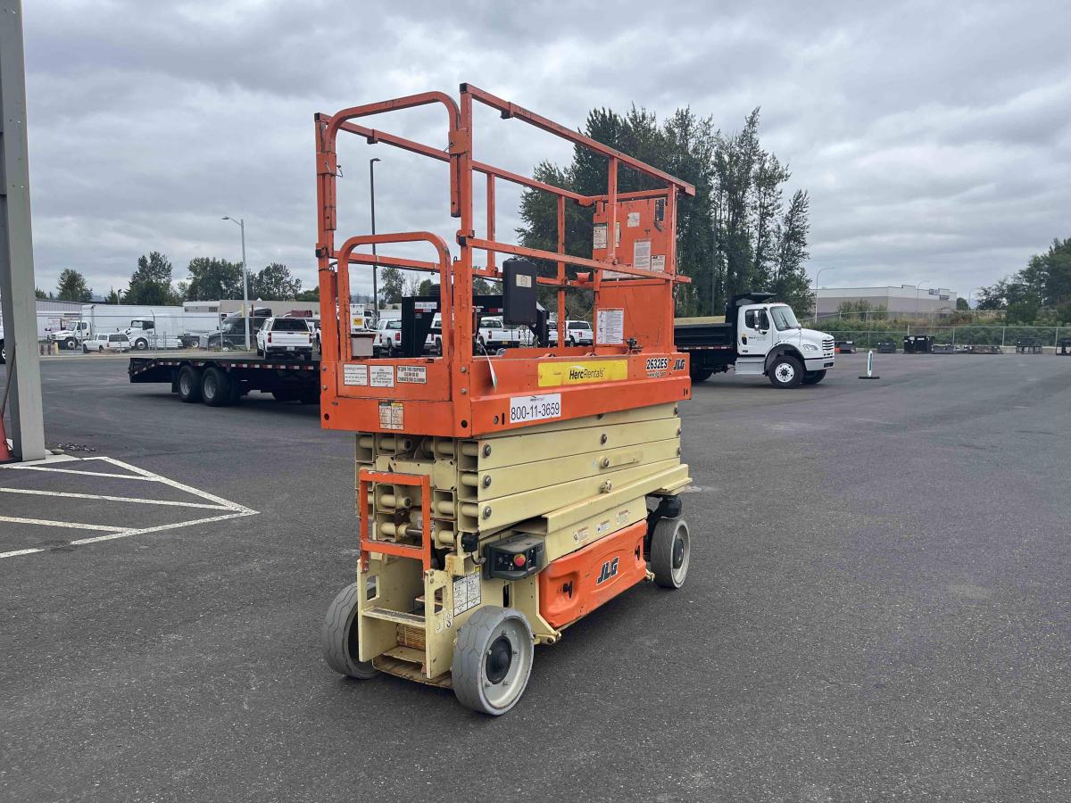 2016 JLG 2632ES