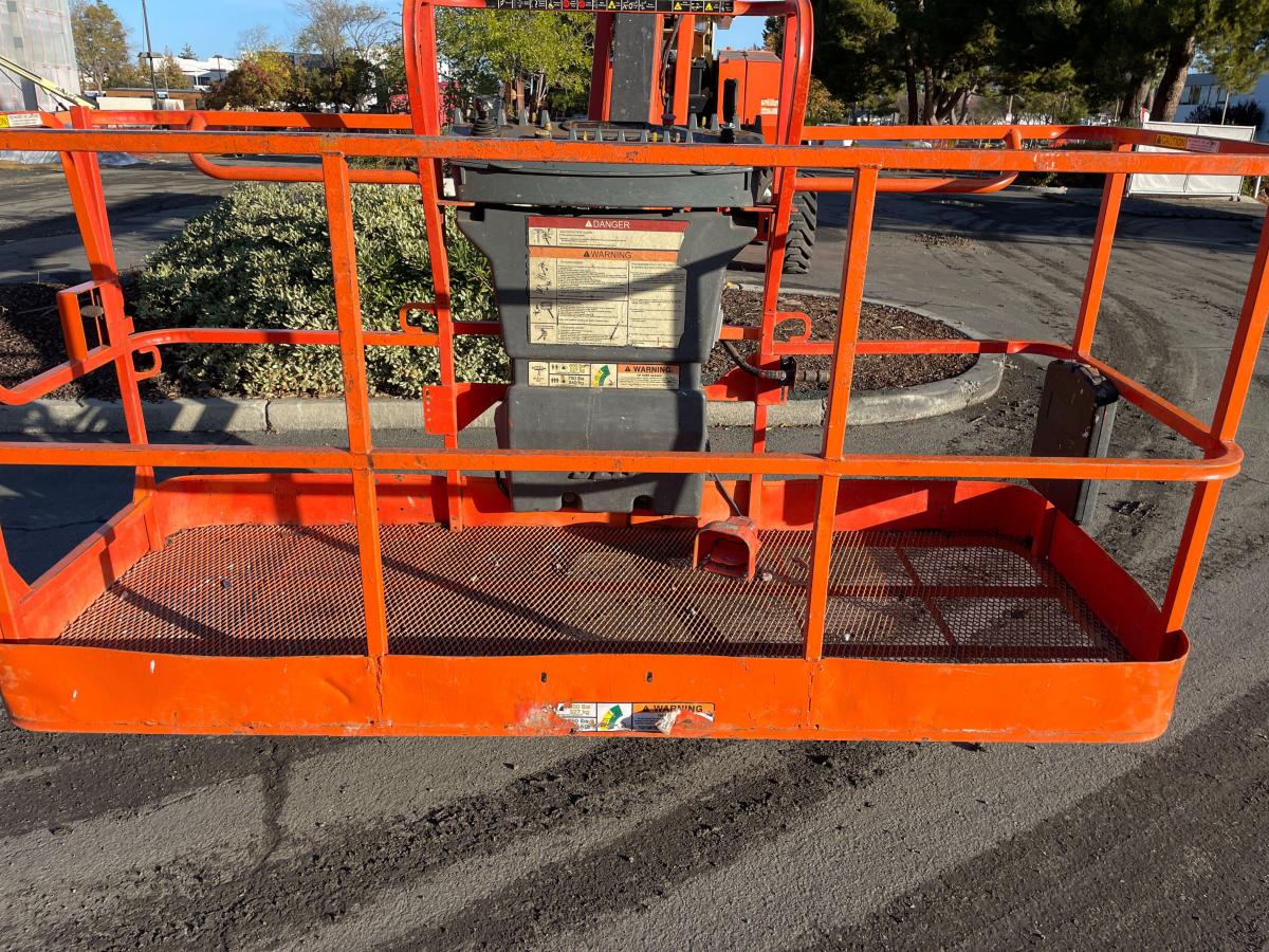 2015 JLG 860SJ
